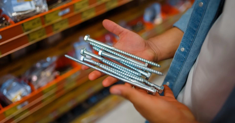 How to Avoid Common Mistakes When Purchasing Screws